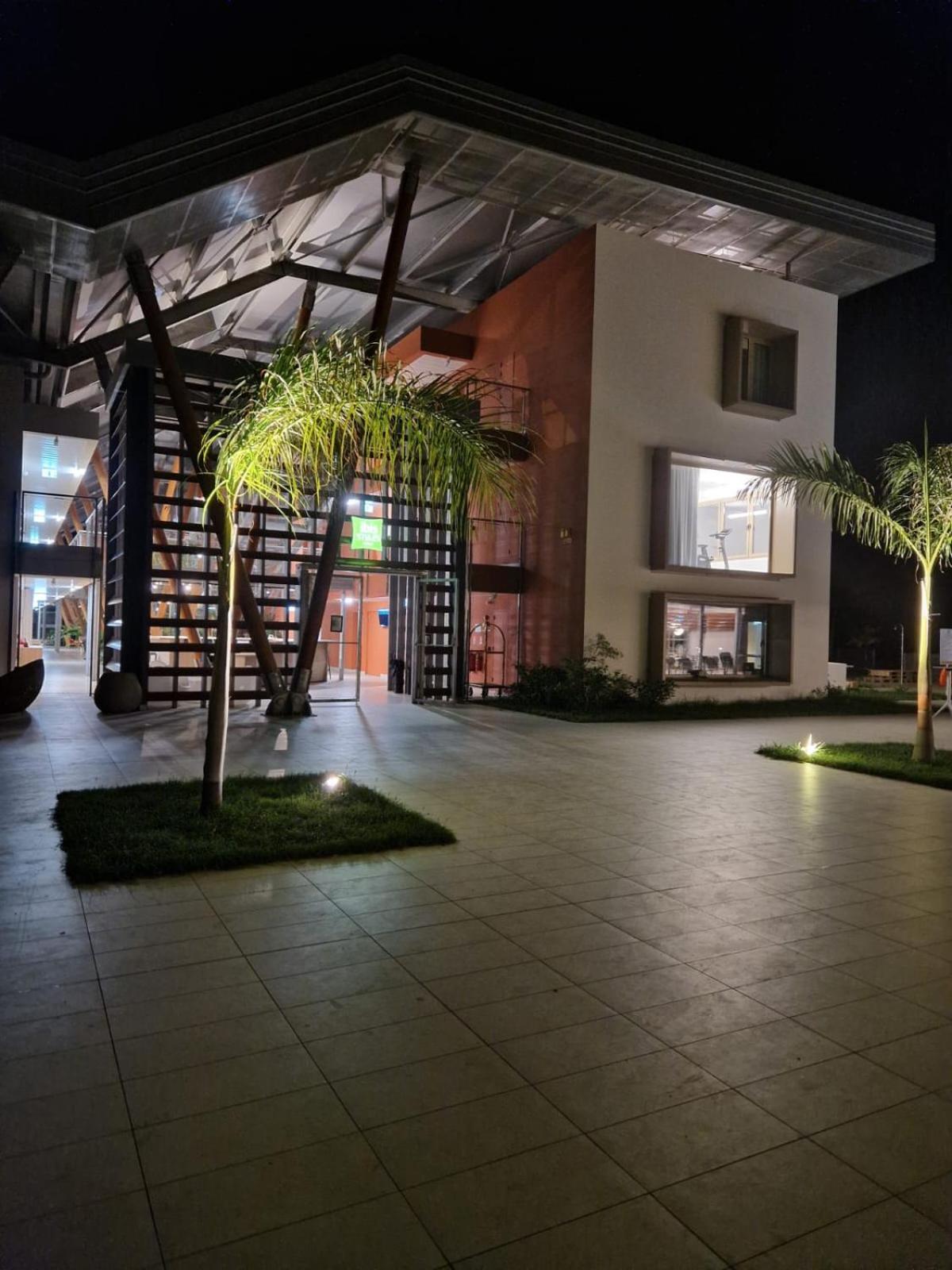 Pamandzi Ibis Styles Mayotte Aeroport מראה חיצוני תמונה